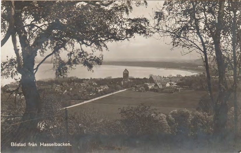 Framsida av Båstad från Hasselbacken.