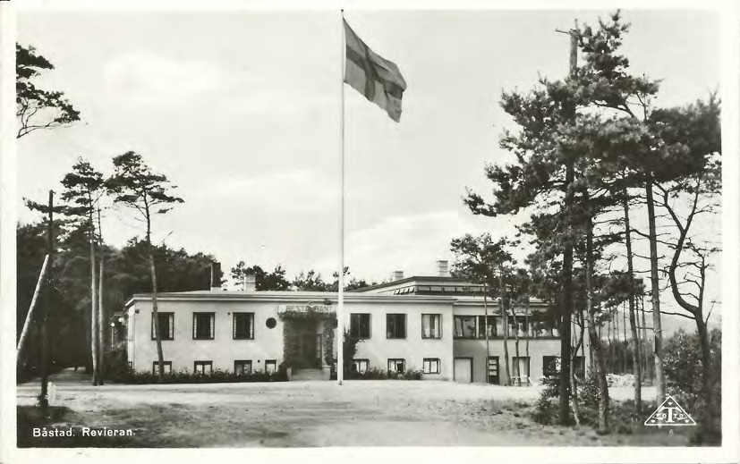 Framsida av Båstad. Revieran.