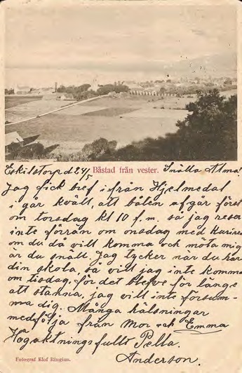 Framsida av Båstad från vester.