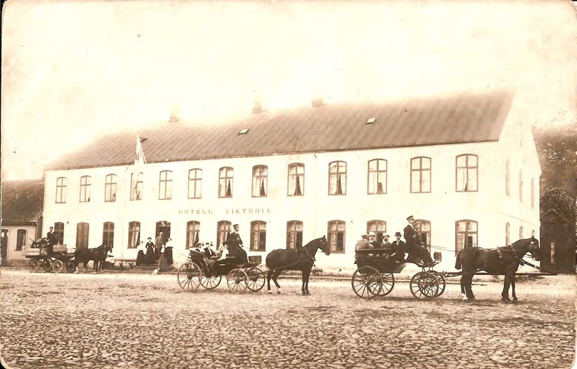 Framsida av - (Hotell Viktoria)