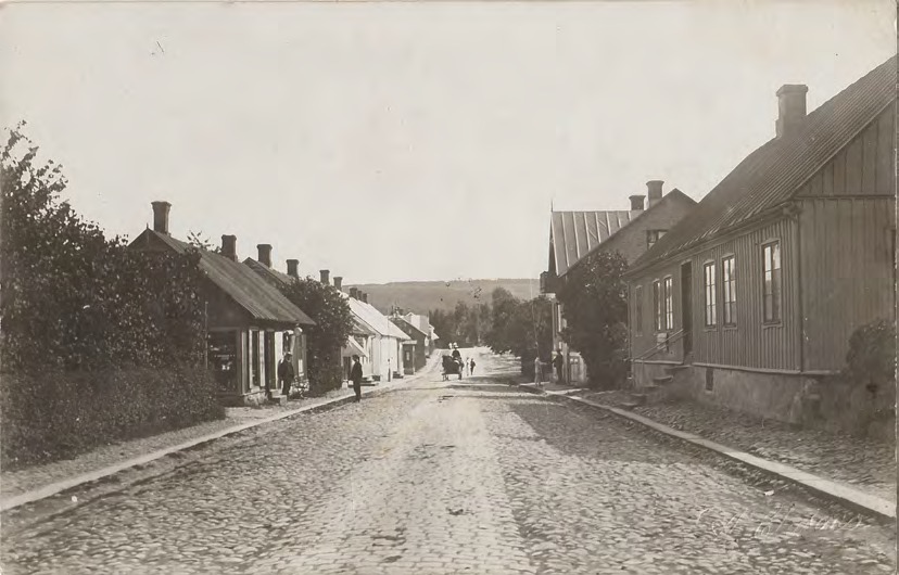 Framsida av - (Köpmansgatan)