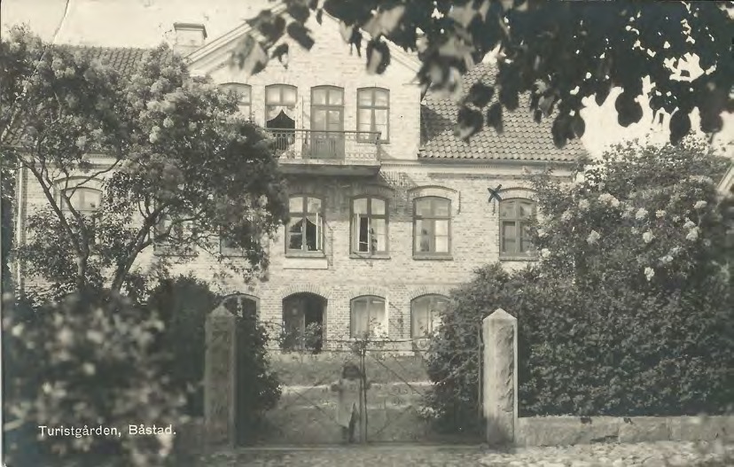 Framsida av Turistgården, Båstad.