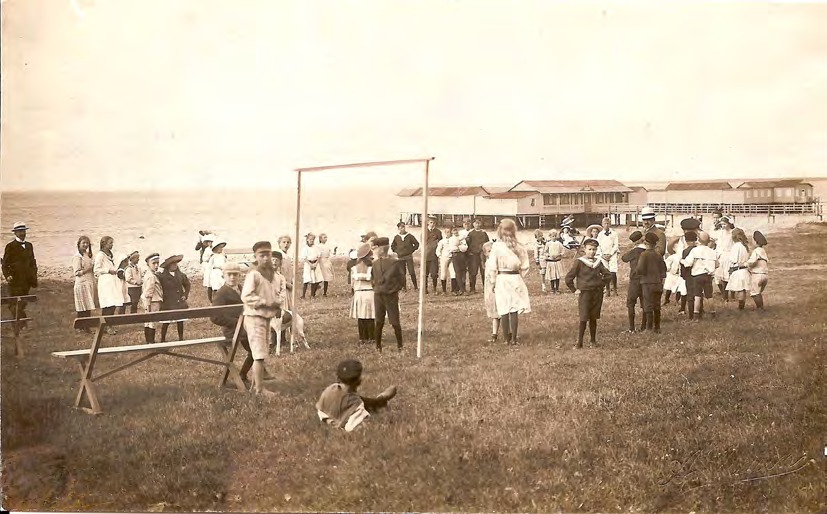 Framsida av - (Strandparti, Båstad)