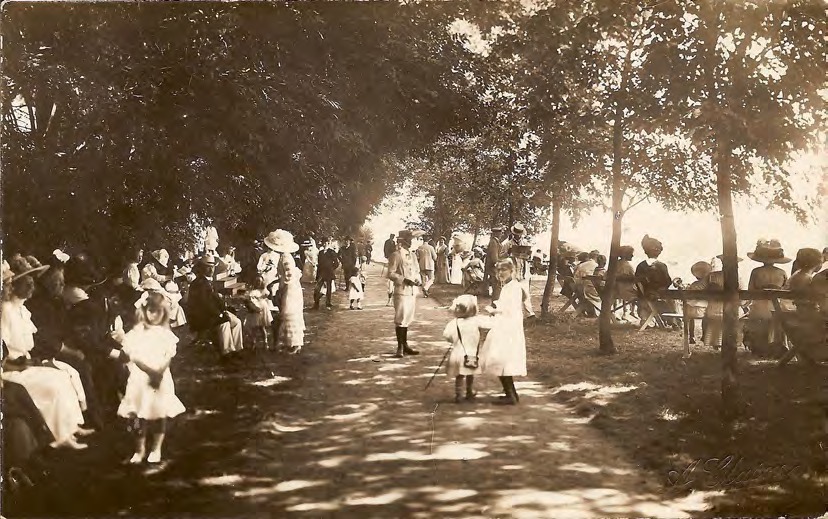 Framsida av - (Strandparti, Båstad)