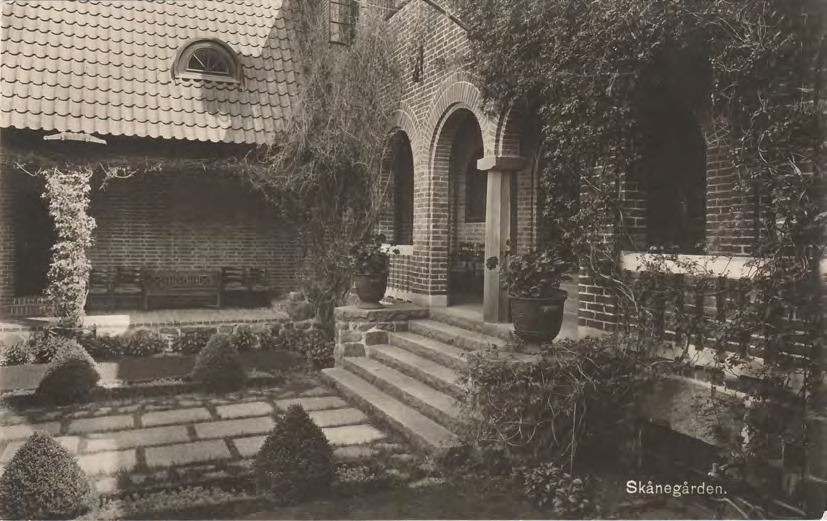 Framsida av Skånegården.