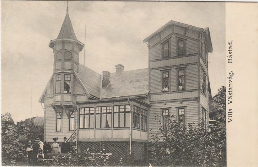 Framsida av Villa Västanvåg. Båstad.