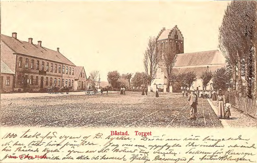 Framsida av Båstad. Torget