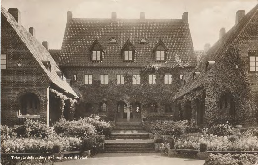 Framsida av Trädgårdsfasaden, Skånegården Båstad.