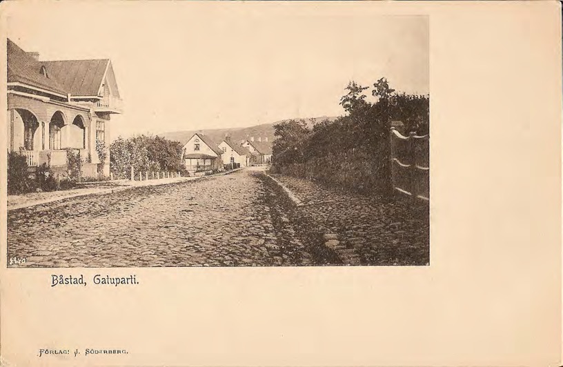 Framsida av Båstad, Gatuparti.