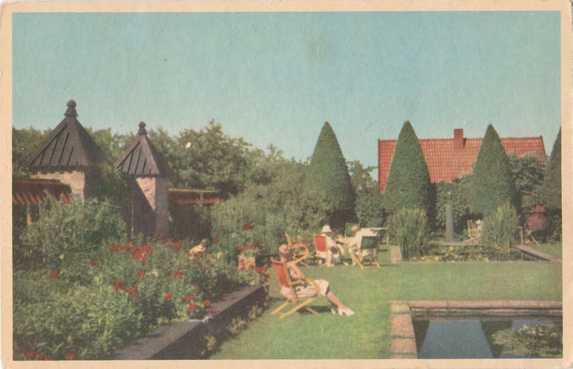 Framsida av Båstad: Skånegårdens trädgård