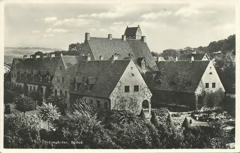 Framsida av Skånegården. Båstad.