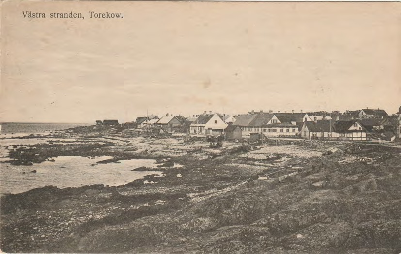 Framsida av Västra stranden, Torekow.