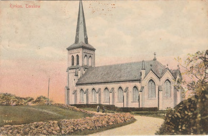 Framsida av Kyrkan. Torekow