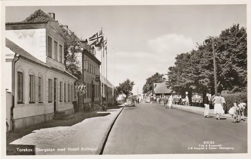 Framsida av Torekov. Storgatan med Hotell Kattegat.