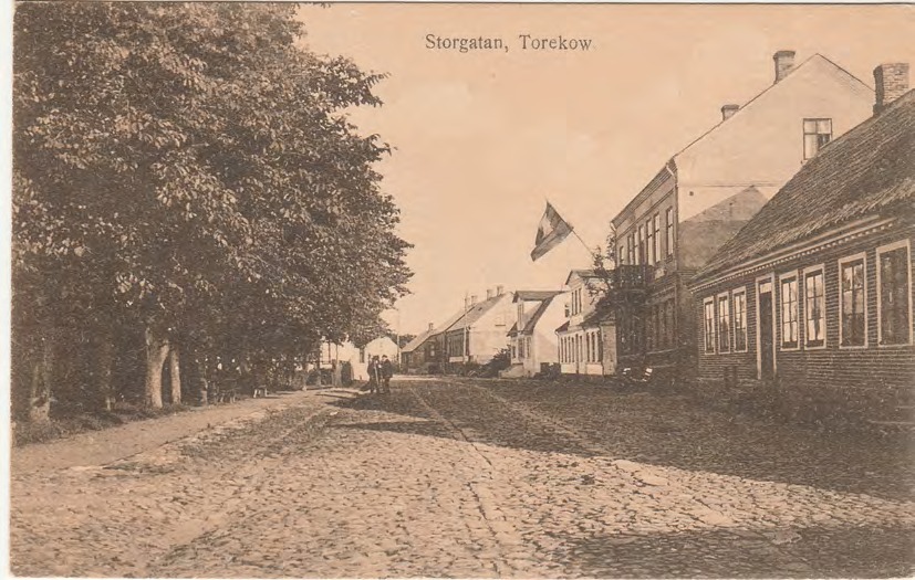 Framsida av Storgatan, Torekow.