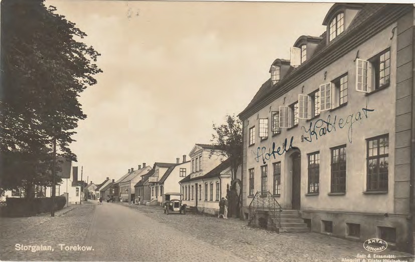 Framsida av Storgatan, Torekow.