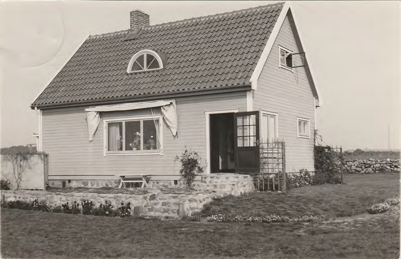 Framsida av - (Stora Hult)