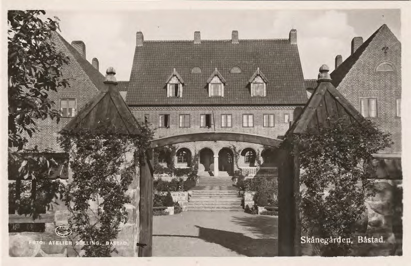 Framsida av Skånegården, Båstad.