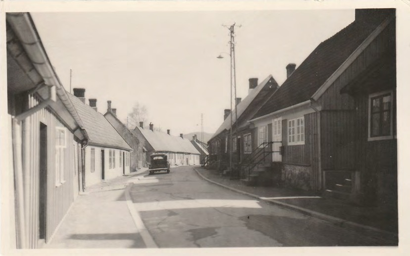 Framsida av - (Agardhsgatan)