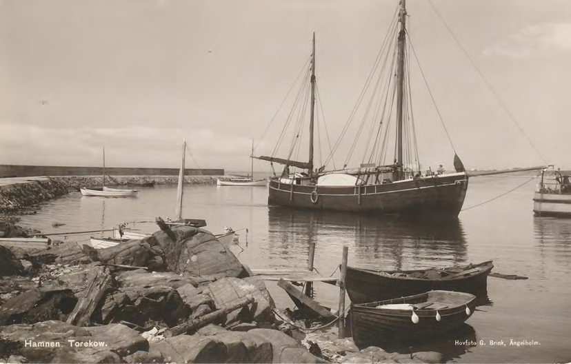 Framsida av Hamnen. Torekow.