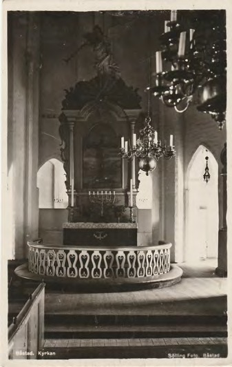 Framsida av Båstad. Kyrkan