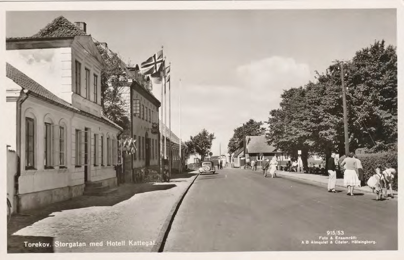 Framsida av Torekov. Storgatan med Hotell Kattegat.