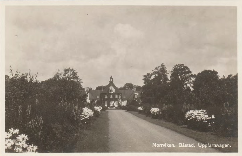 Framsida av Norrviken, Båstad, Uppfartsvägen.