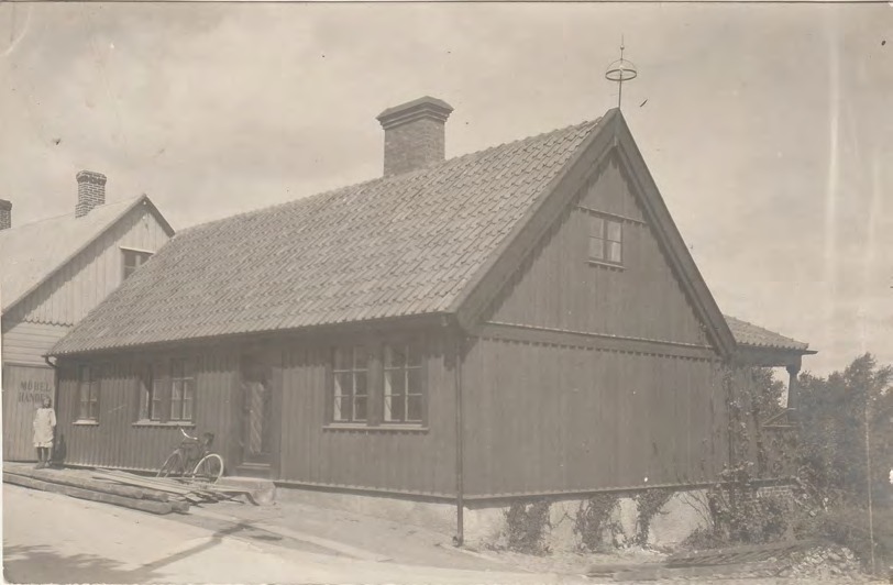 Framsida av - (Agardhsgatan)
