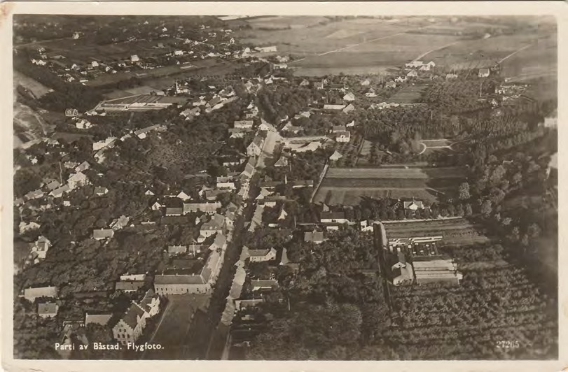 Framsida av Parti av Båstad. Flygfoto.