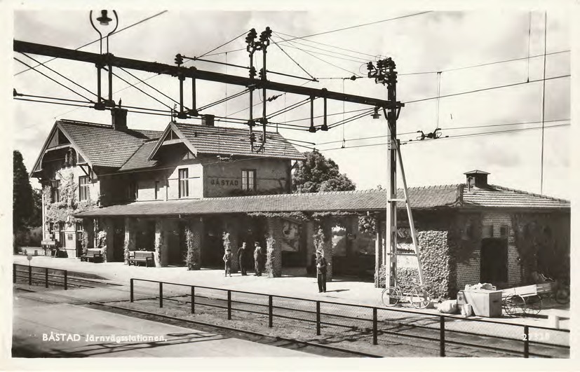 Framsida av BÅSTAD Järnvägsstationen.