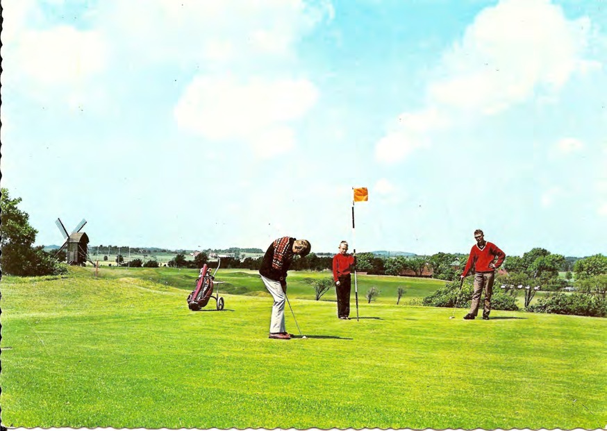 Framsida av Båstad. Golfbanan