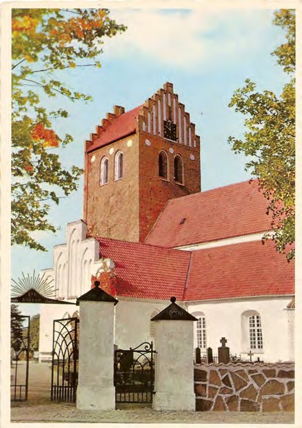 Framsida av Båstad. Kyrkan