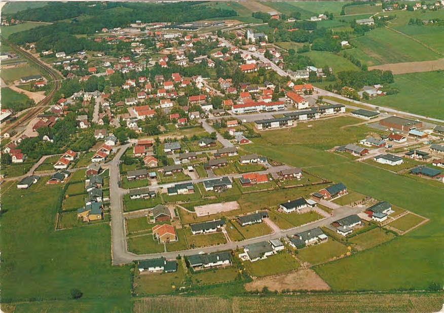 Framsida av Flygfoto över Förslöv.