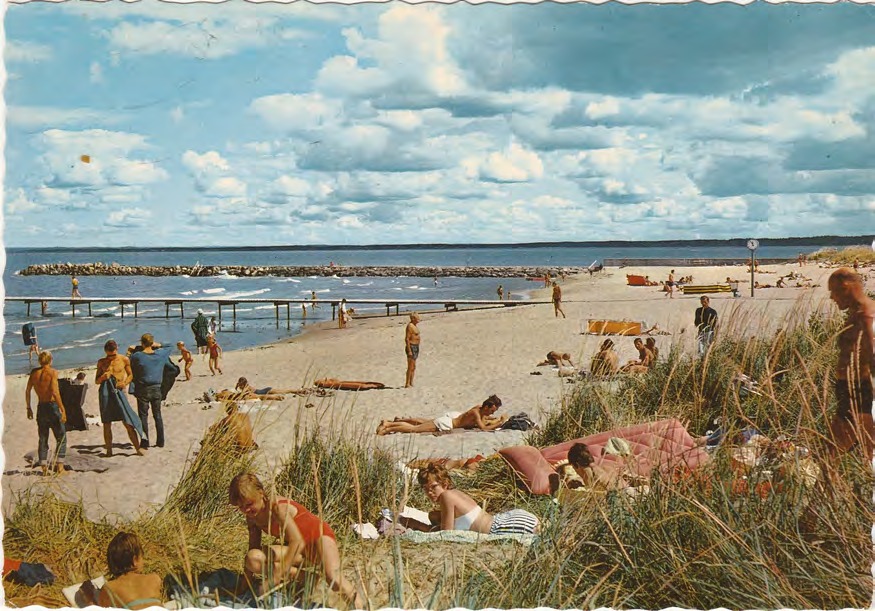 Framsida av Båstad. Badstranden