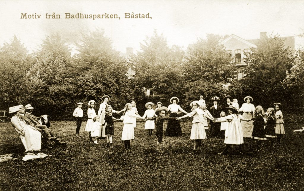 Dans i det gröna i Badhusparken, Båstad